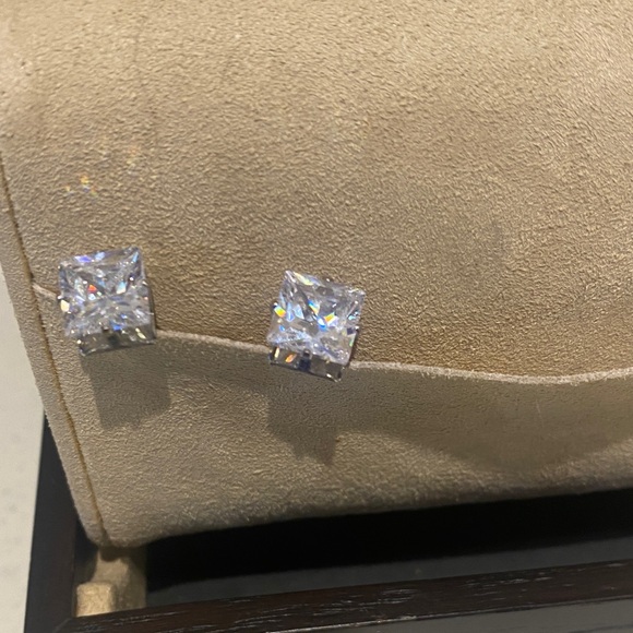 Jewelry - Elegant Silver Square Spakling CZ Stud Earrings